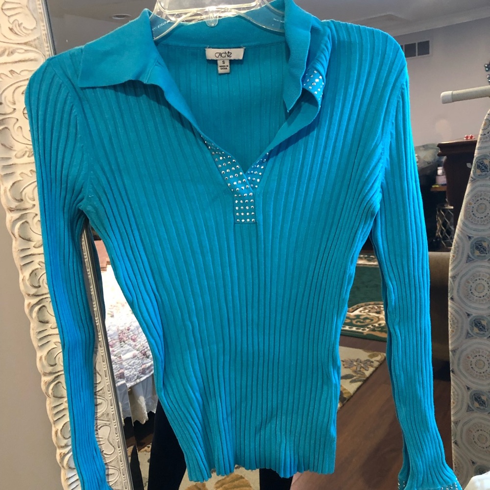Women’s beautiful blue sweater S..Cache